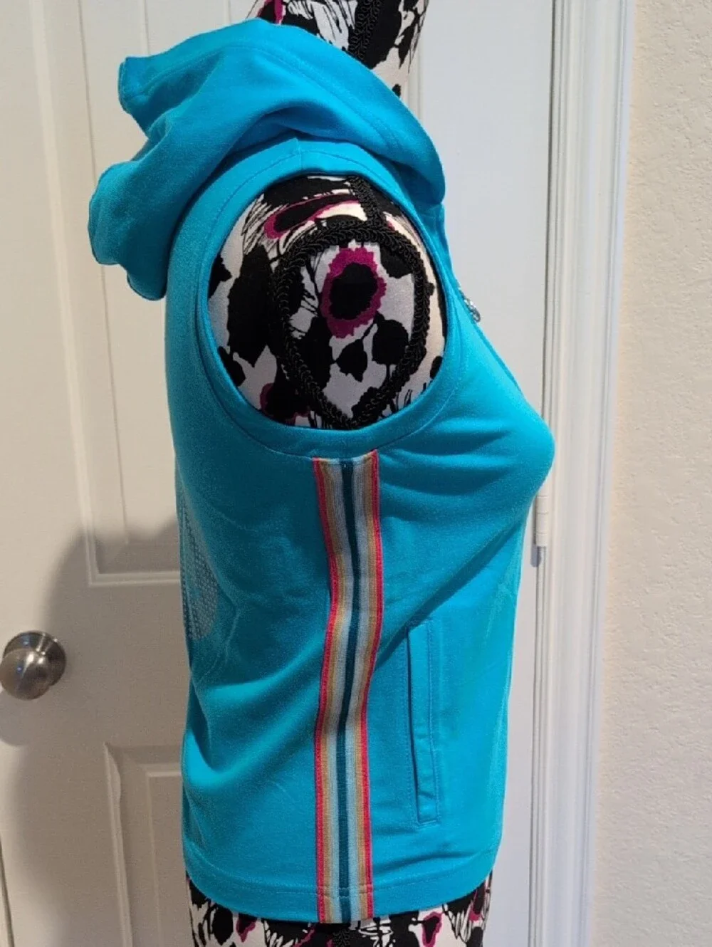 Jordan Girls Turquise Sleeveless Zip-Up Hoodie Size Large (12-14) NWT